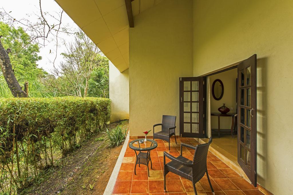 The Windflower Resort & Spa, Coorg Suntikoppa Luaran gambar